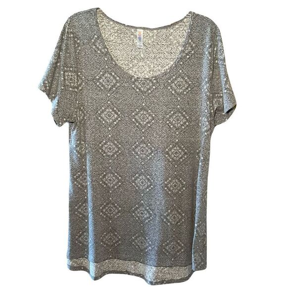 LuLaRoe Tops - Classic Tee